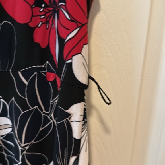 Size 16 nearly new Tommy Hilfiger Knit Dress - Picture 5 of 5